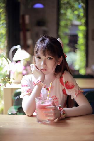 春潮烂漫海棠红